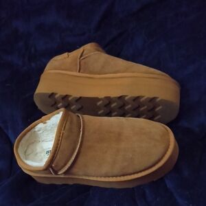Women's Tan Suede Mules